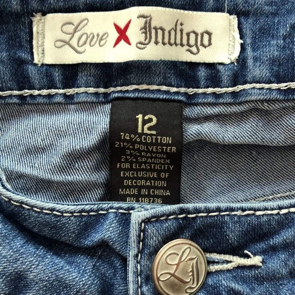 LOVE INDIGO cropped oversized jeans. Distressed, embroidered embellished summer - Picture 4 of 12